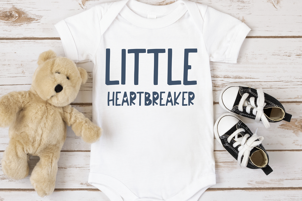 Heartbreaker, Cute Handwritten Font, a Handwritten Font by Designing Digitals (Photo 8 of 9)