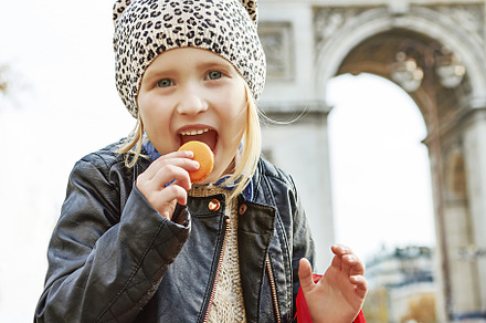 441n child near Arc de Triomphe eati, a Person Photo by Alliance Images