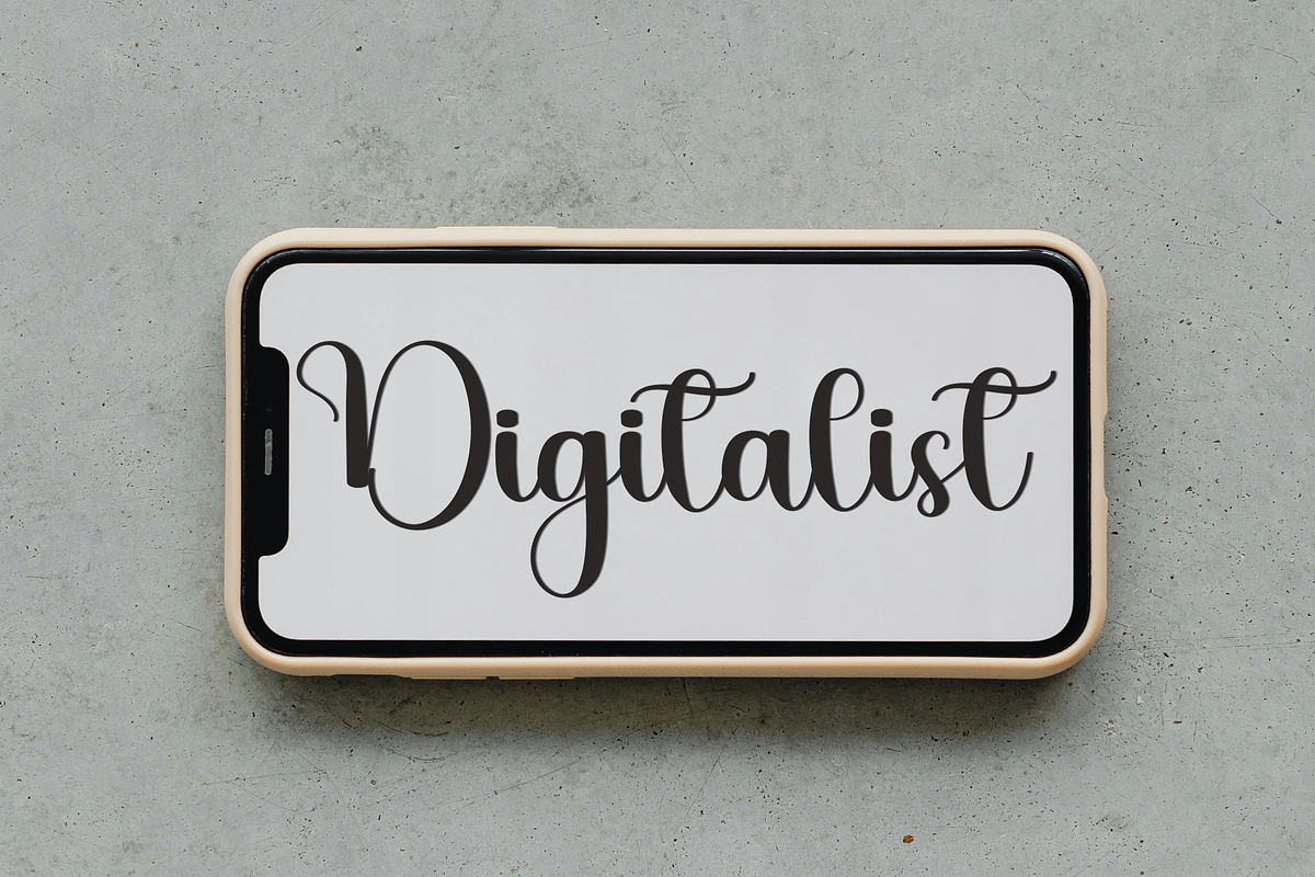 Daily Wedding, a Handwritten Font by InermediaSTUDIO (Photo 8 of 8)