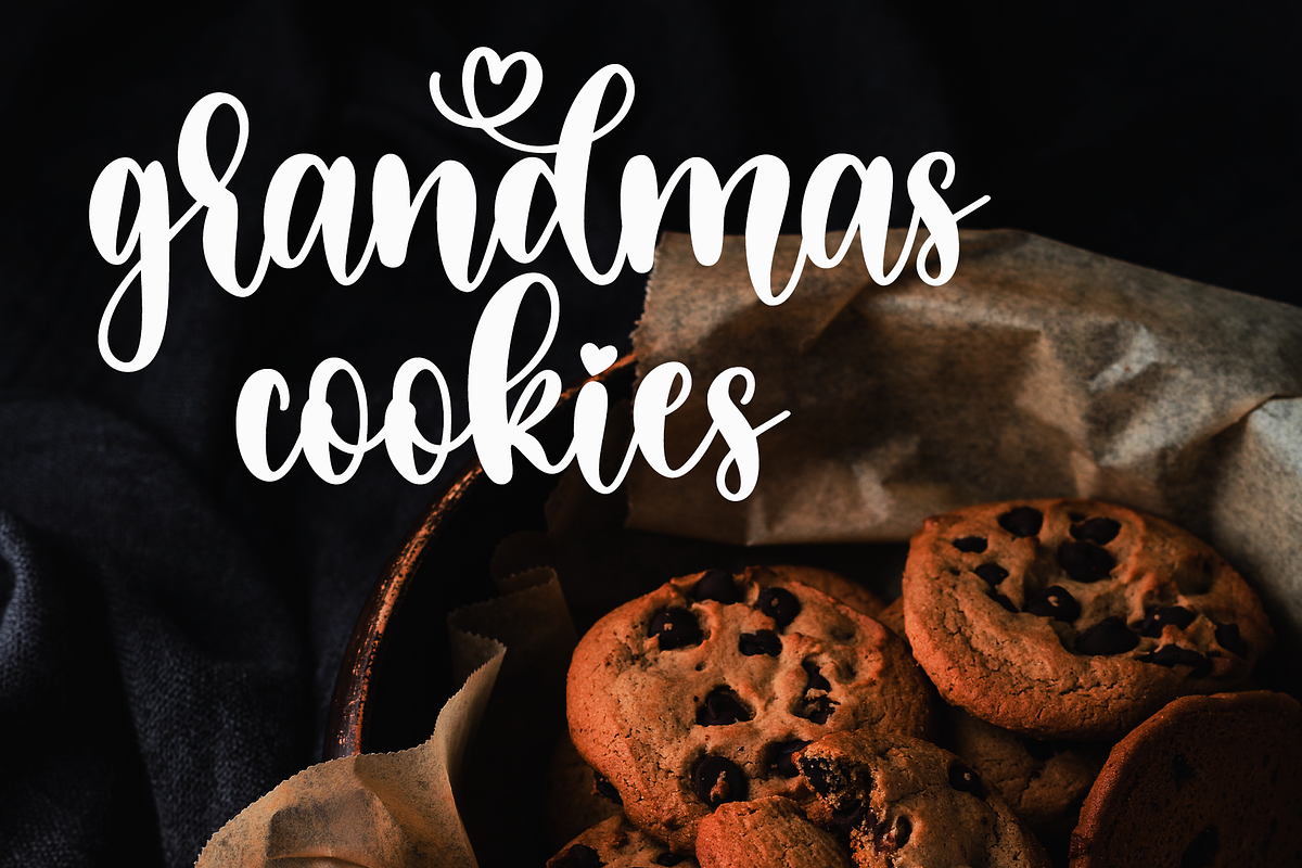 Sweet Christmas | Lovely Font, a Script Font by BearyType Studio (Photo 4 of 6)