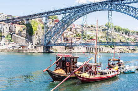 Oporto, an Architecture Photo by Pabkov