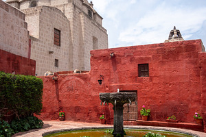 Fountain and courtyard at the Santa Catalina Convent in Arequipa, an Architecture Photo by GoodGoods