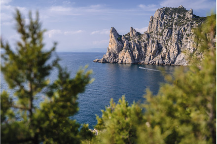 Landscape view of Karaul-Oba, an Architecture Photo by Igor Tichonow
