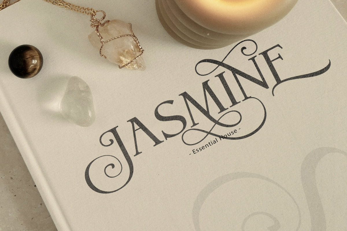 Semaro - Elegant & Luxury Font, a Serif Font by Gilar Studio (Photo 10 of 15)