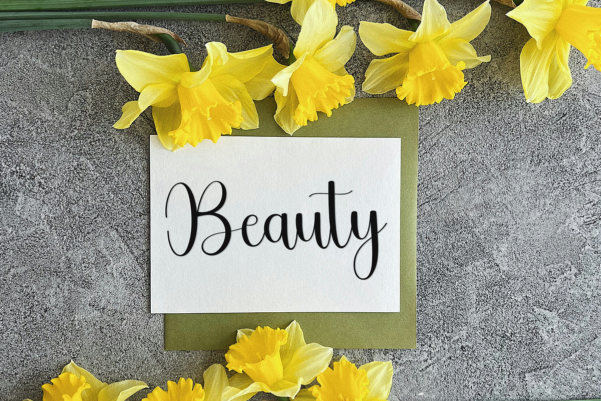 Valentines, a Handwritten Font by FreshTypeINK (Photo 8 of 8)