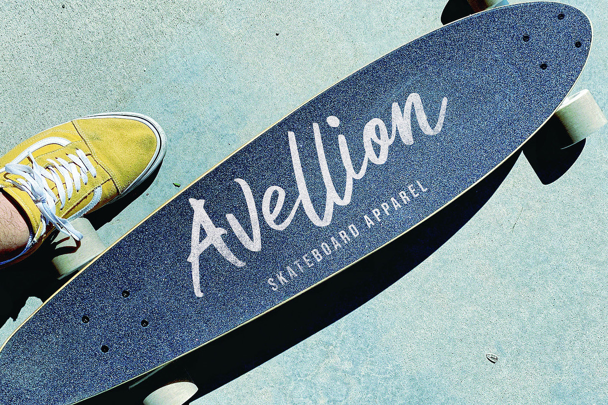 Bezitta - Handwritten Font, a Script Font by StringLabs (Photo 4 of 13)