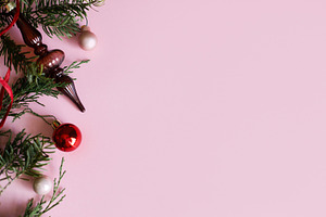 Christmas background. Elegant vintage glass finial ornament, red, a Photo by Sonjachni