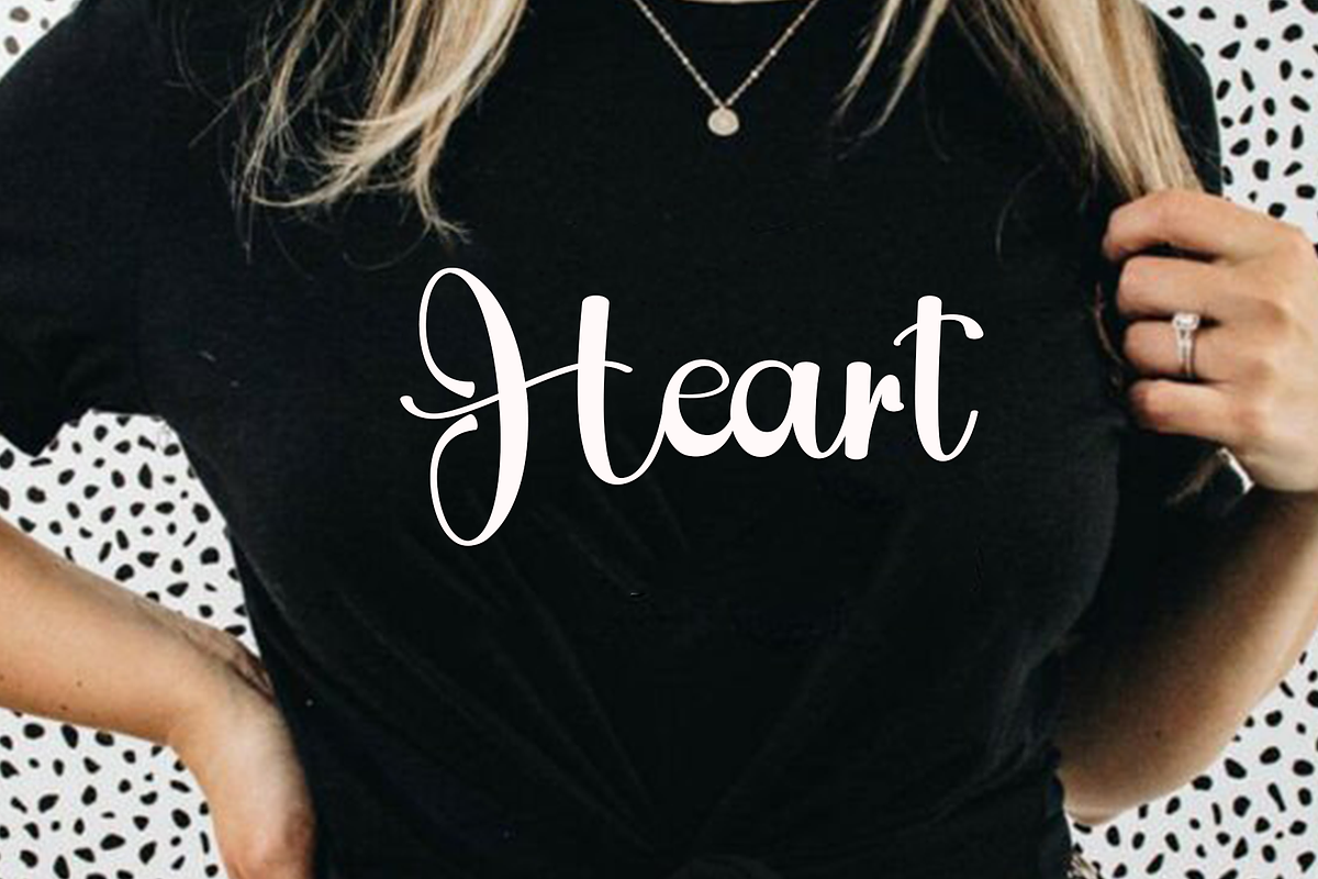 Momday, a Handwritten Font by FreshTypeINK (Photo 2 of 8)