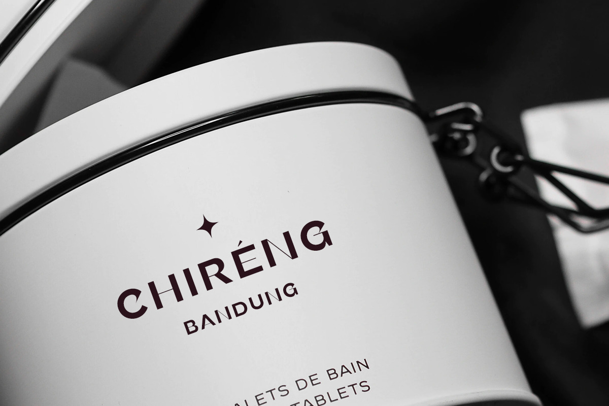 Grafika - Modern Sans, a Sans Serif Font by Sarid Ezra (Photo 8 of 9)