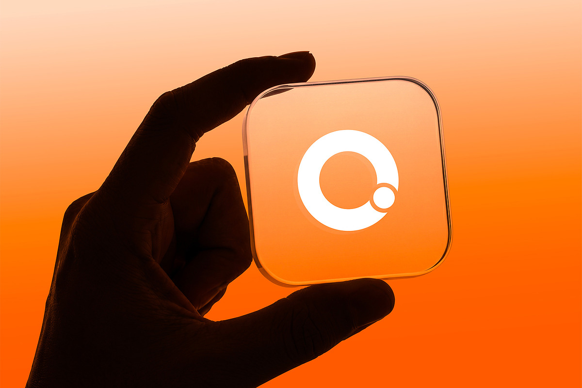 Premium App Icon Mockup Bundle, an iPhone Mockup by graphypix (Photo 13 of 14)