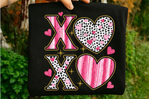 XOXO Valentine Day Heart Brushstroke, an Illustration by Libby Wishes