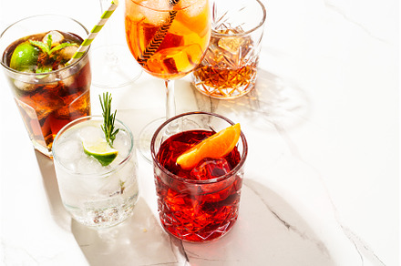 Alcohol cocktail drinks at white