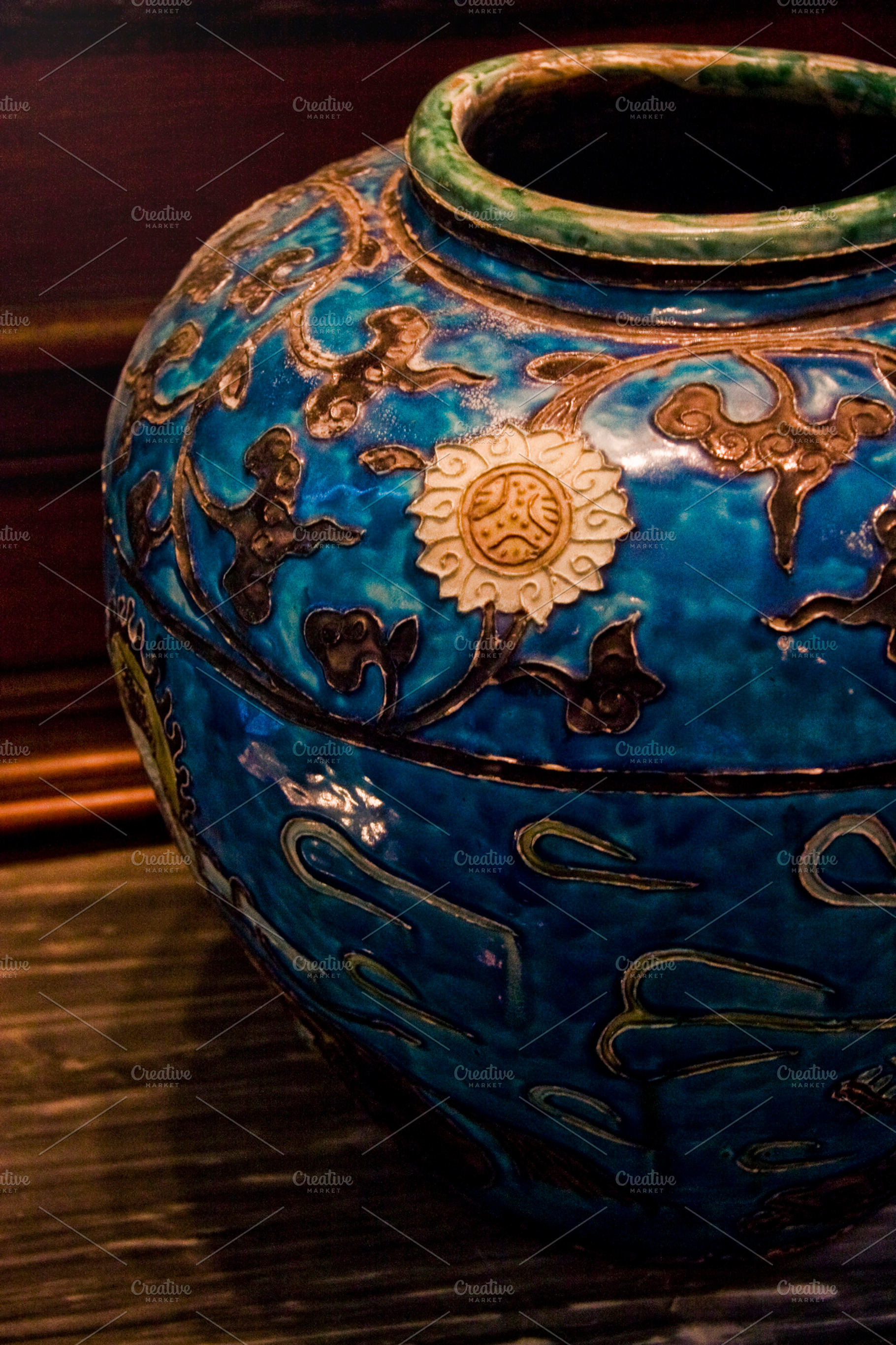 Vintage Vase (Photo), an Arts & Entertainment Photo by Tien Frogget