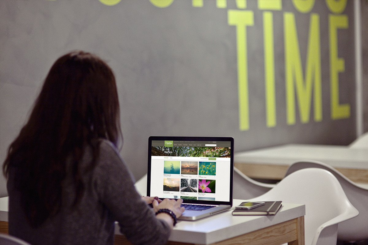 iPad & Macbook 9 photo mockups, an iPad Mockup by show it better (Photo 3 of 5)
