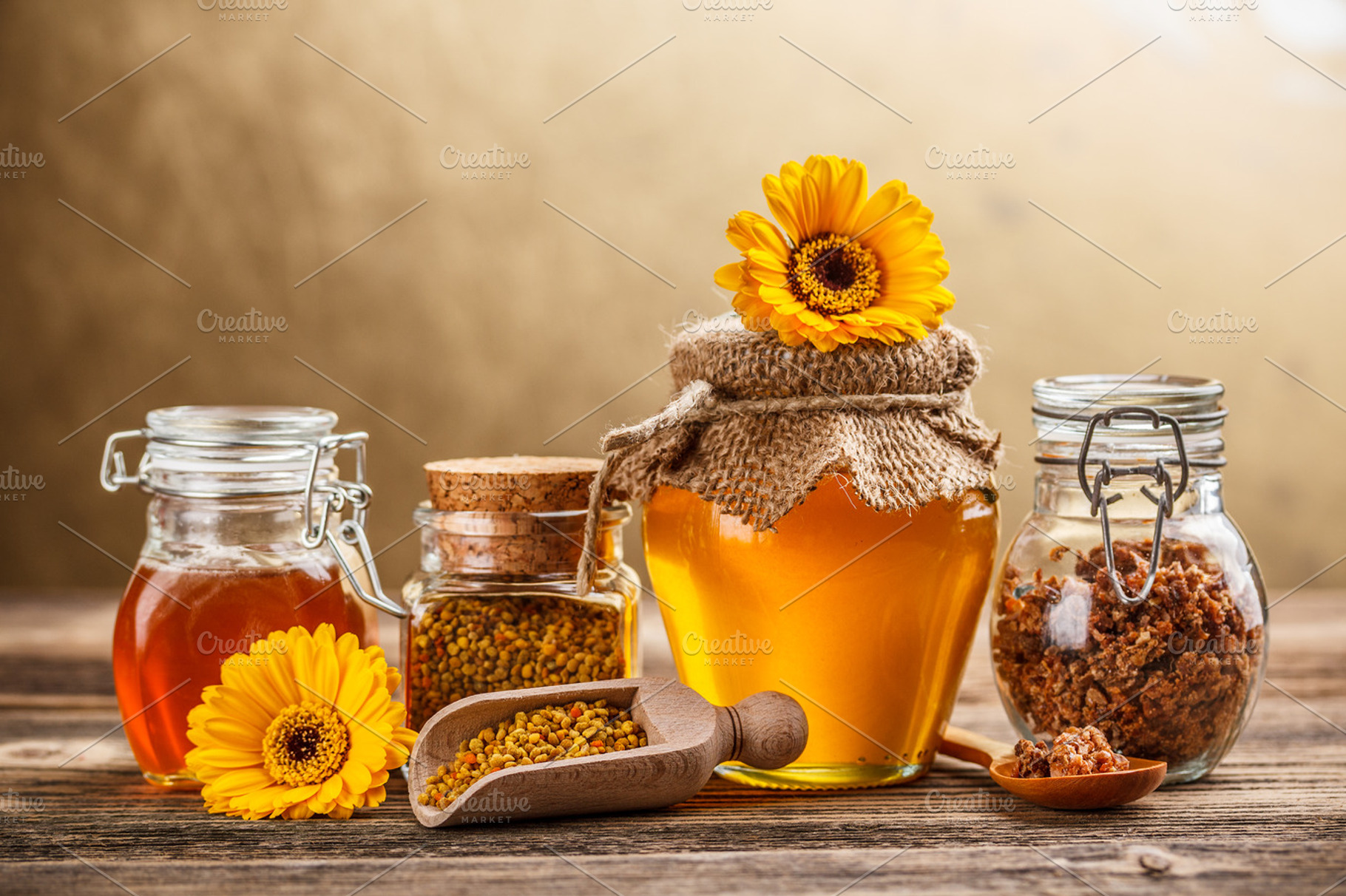 Apiary Product Containing Alimentation Apiary And Apiculture