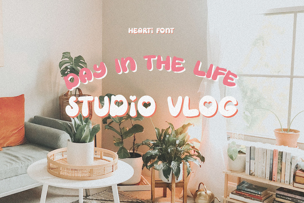 Hearti Retro Bubble Font, a Font by Creativeqube Design (Photo 3 of 7)