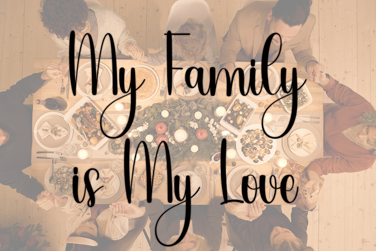 Family Christmas, a Handwritten Font by InermediaSTUDIO (Photo 4 of 7)