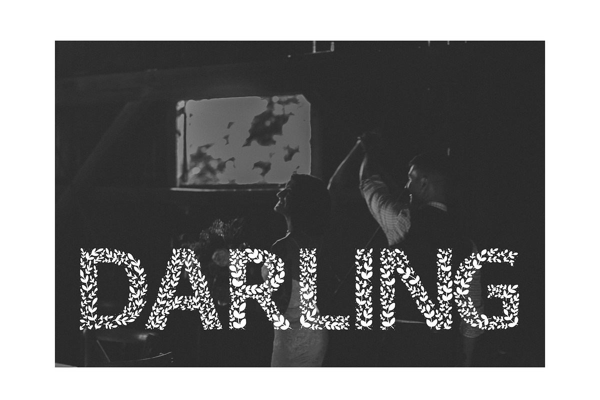 Ivory Black Display Font preview 2