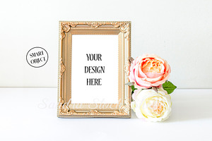 Gold frame mockup-Smart object