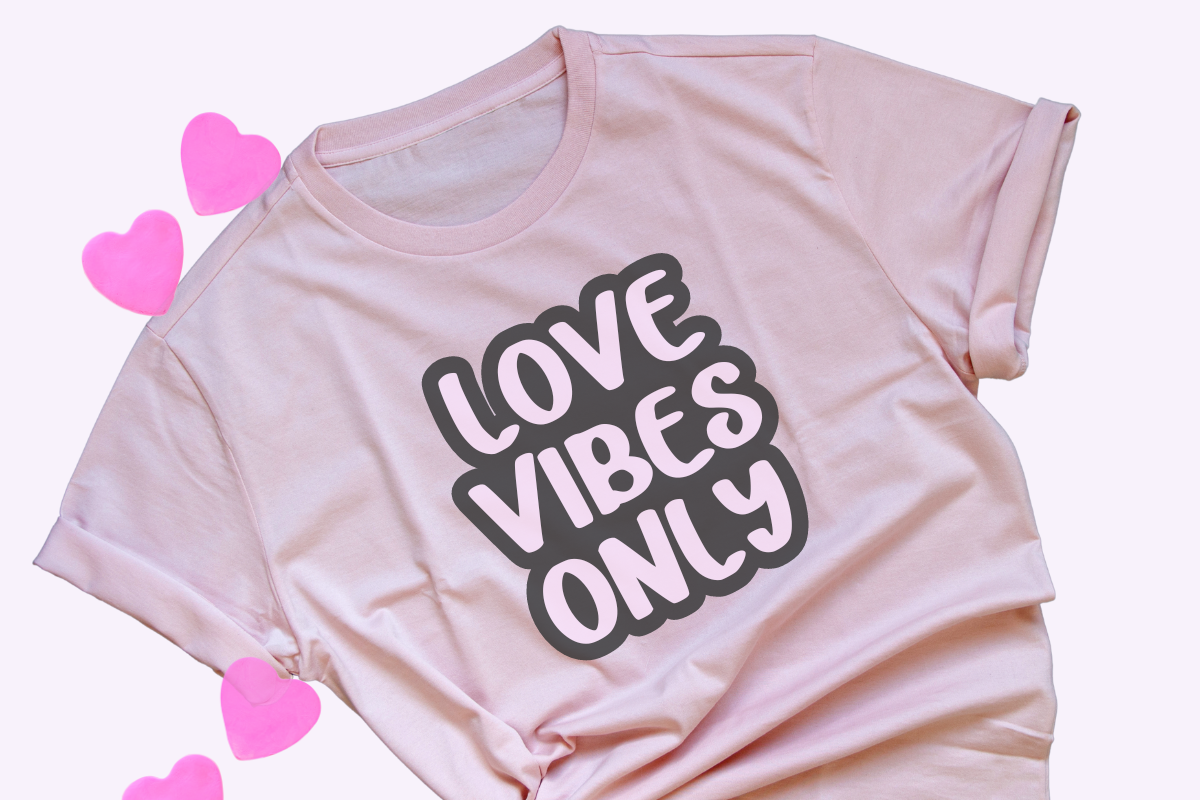 Rainbow Charming - Playful Display, a Handwritten Font by SaktiAvellin (Photo 4 of 7)