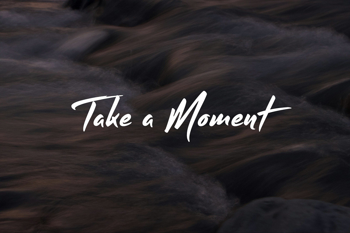 Reflect Handwritten Font, a Font by sunnytudu (Photo 3 of 8)