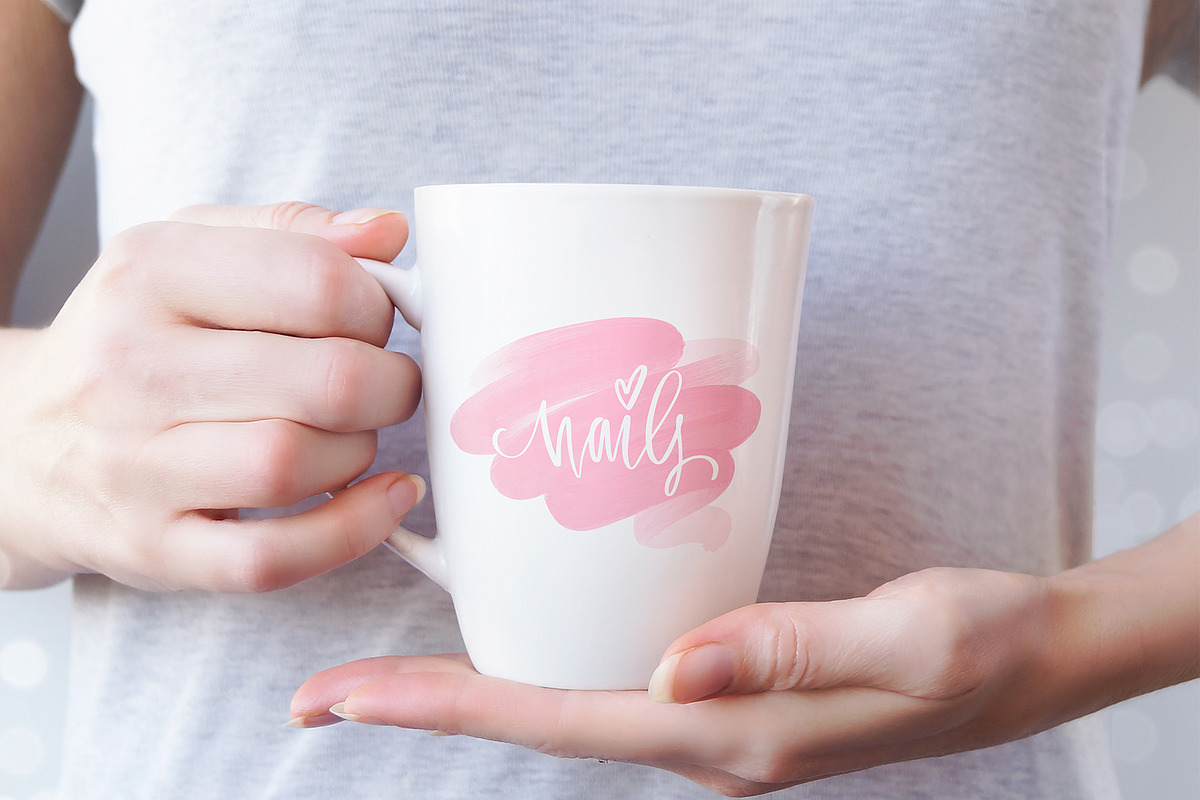 Nails & Quotes, an Illustration by Yana Lesiuk (Photo 5 of 6)