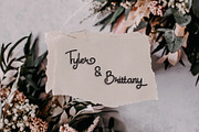 Handiska – Handwritten Script Font, a Handwritten Font by MEANDSTUDIO (Thumbnail 6 of 8)