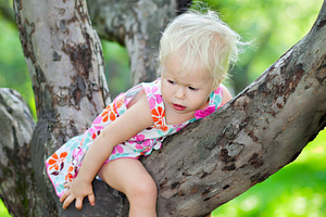 Baby girl climbing, a Photo by saiko3p