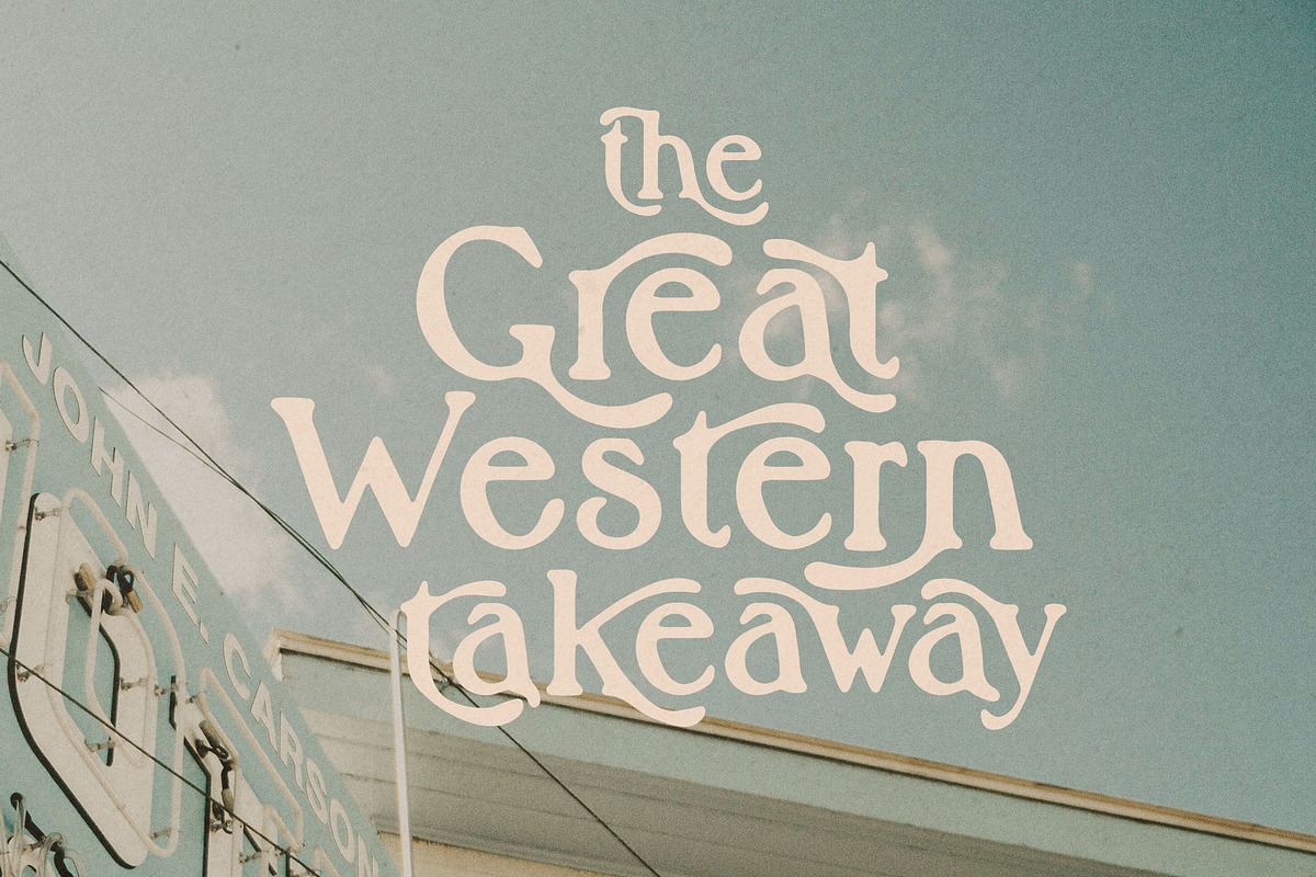 Quanta La Oranj Vintage Serif Font, a Serif Font by Creativeqube Design (Photo 6 of 14)