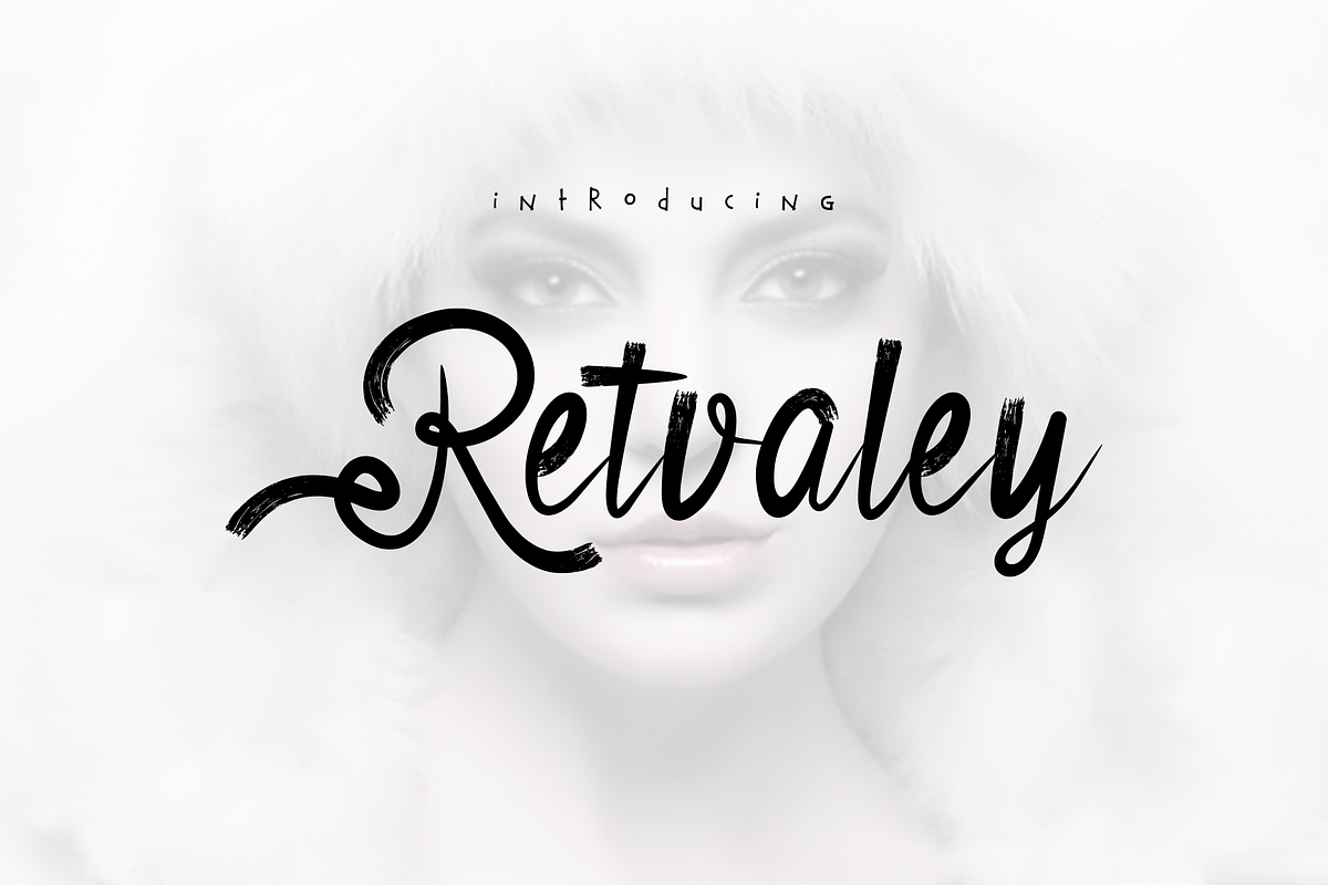 Retvaley Brush Font