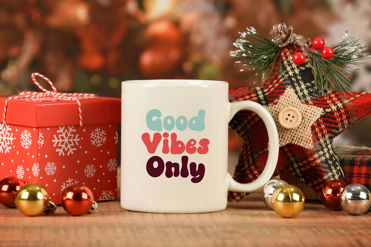 Retro Santa is a retro groovy font, a Script Font by Brown Cupple (Photo 2 of 9)