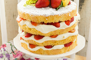 Strawberry and lemon cake