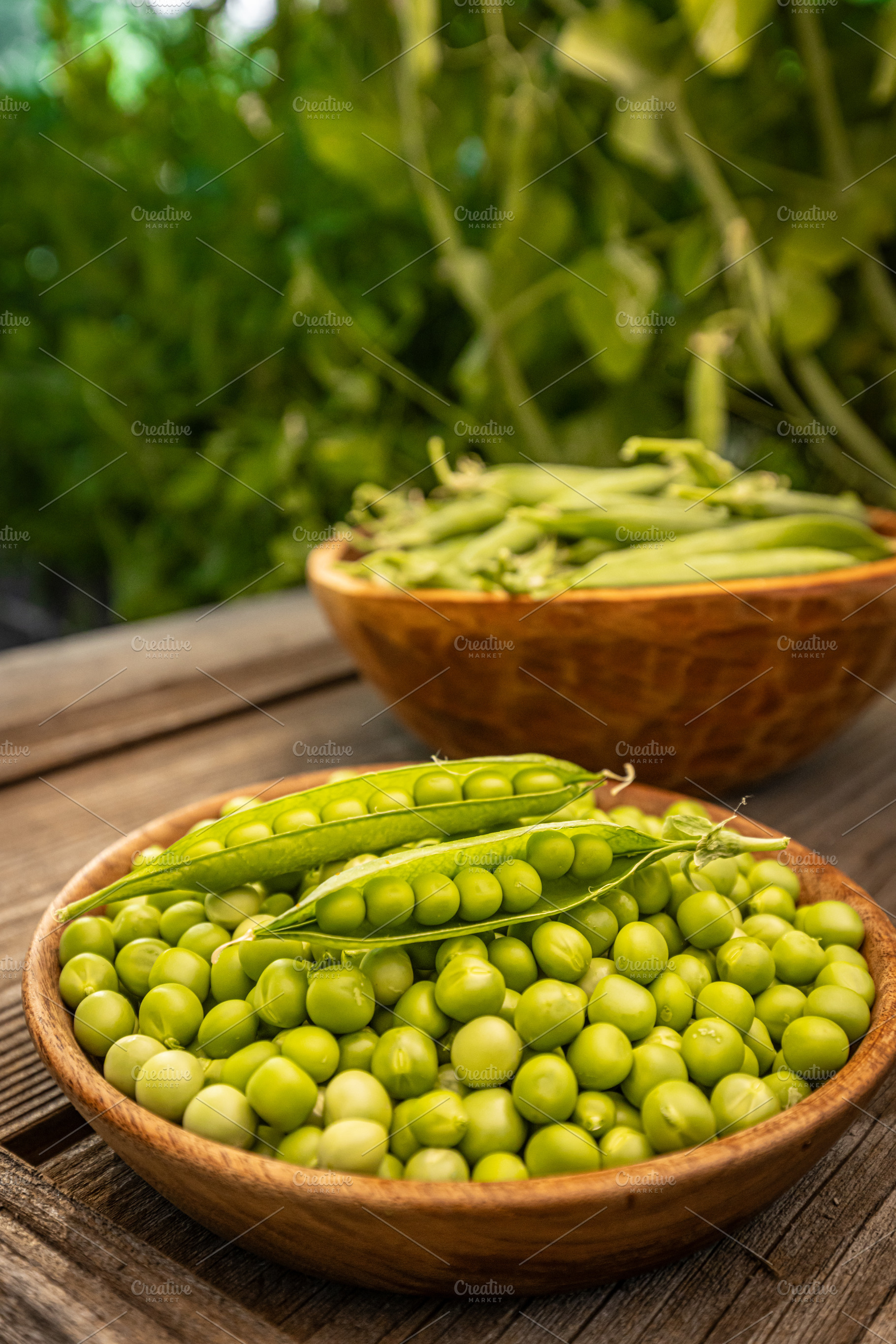 Fresh green peas, a Photo by Grafvision photography