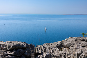 Sailboat in the distance seen from the Rilke Trail,, a Nature Photo by Bepslabor