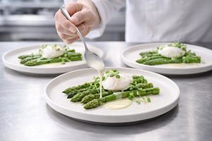 Asparagus poached egg dish prepared, a Photo by Dvoevnore photos