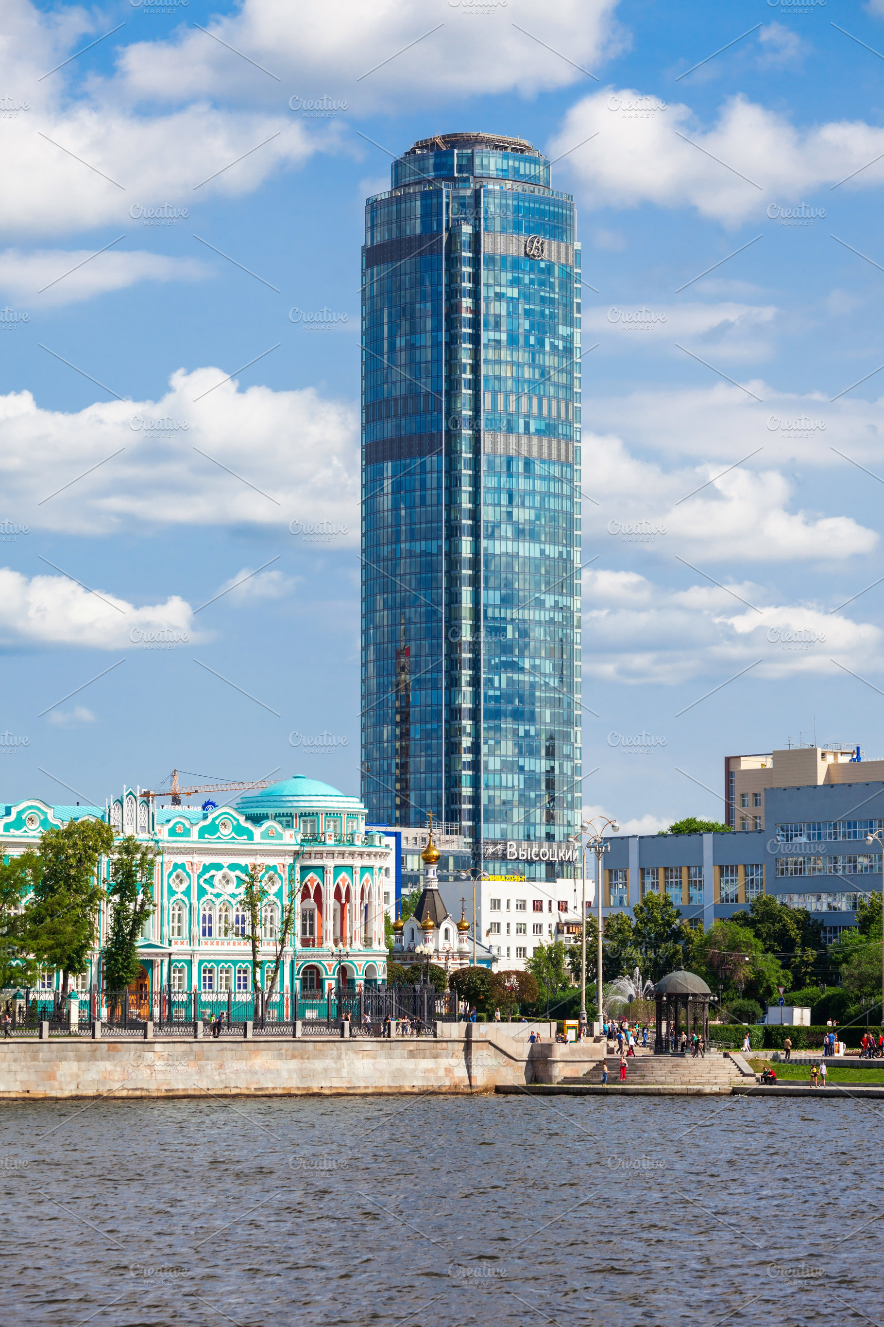 Vysotsky skyscraper in Yekaterinburg, a Photo by saiko3p