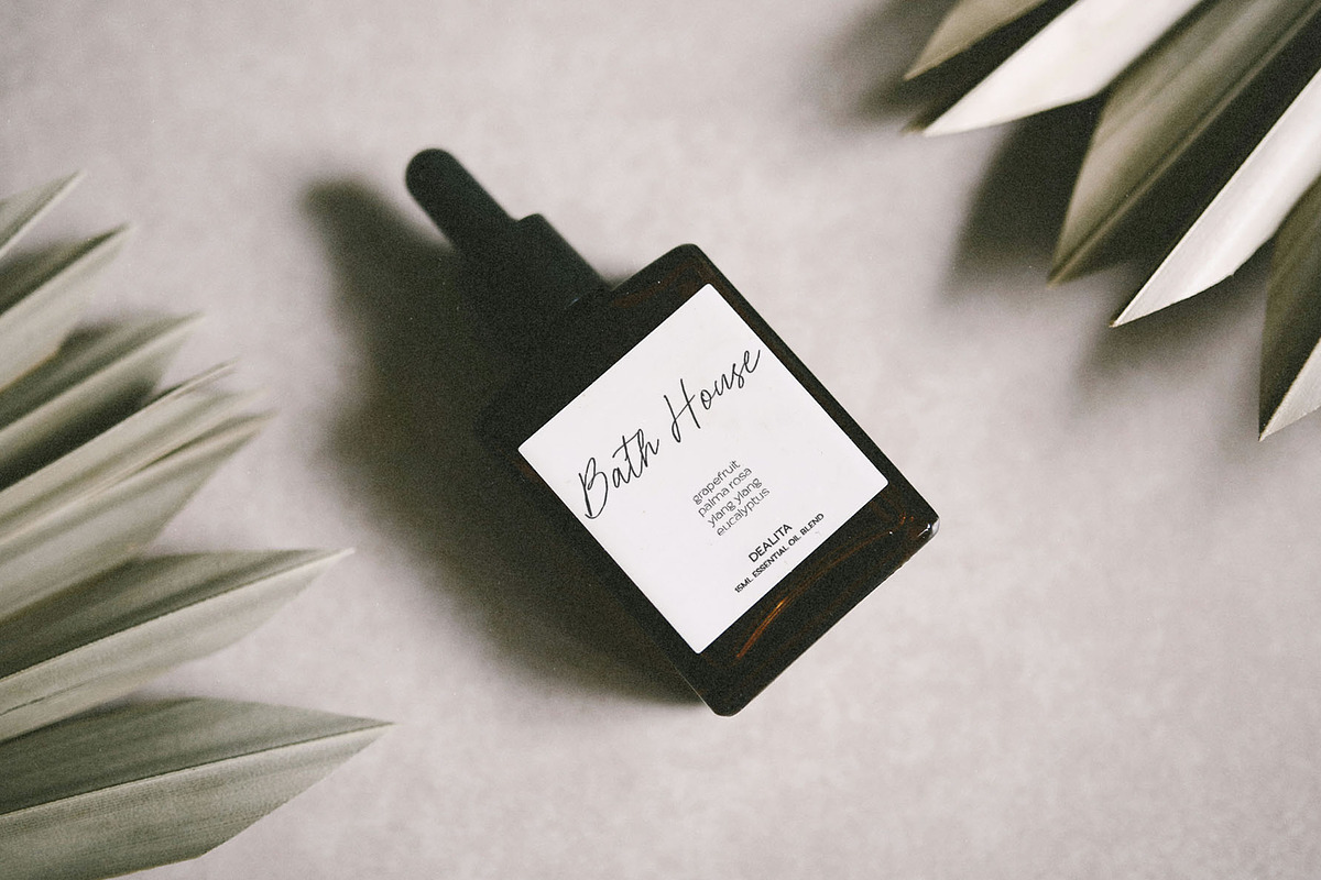 Beauty Hurst | Elegant Script font, a Script Font by dealitastudio (Photo 10 of 12)