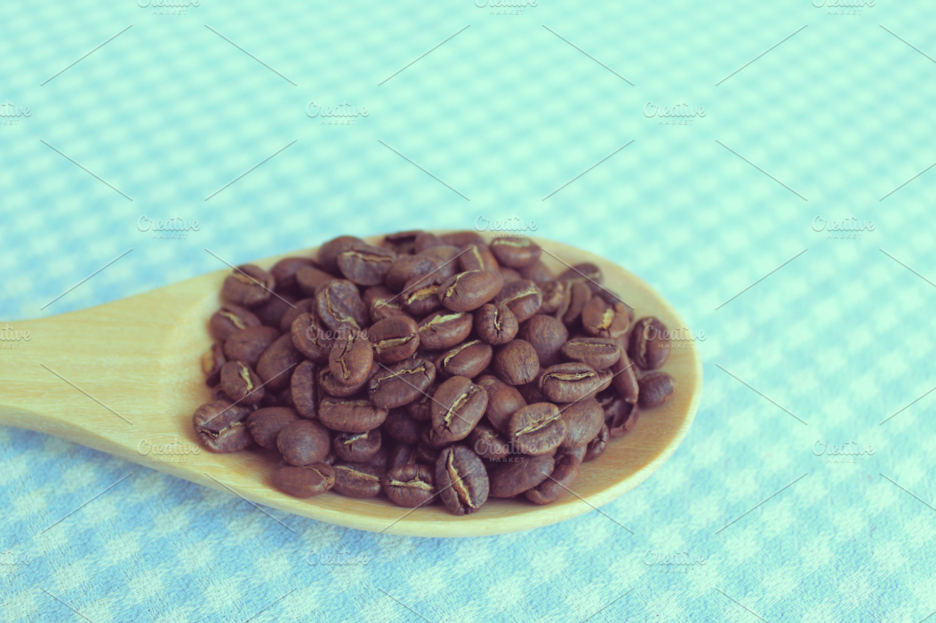 Roasted coffee beans featuring coffee, bean, and roasted