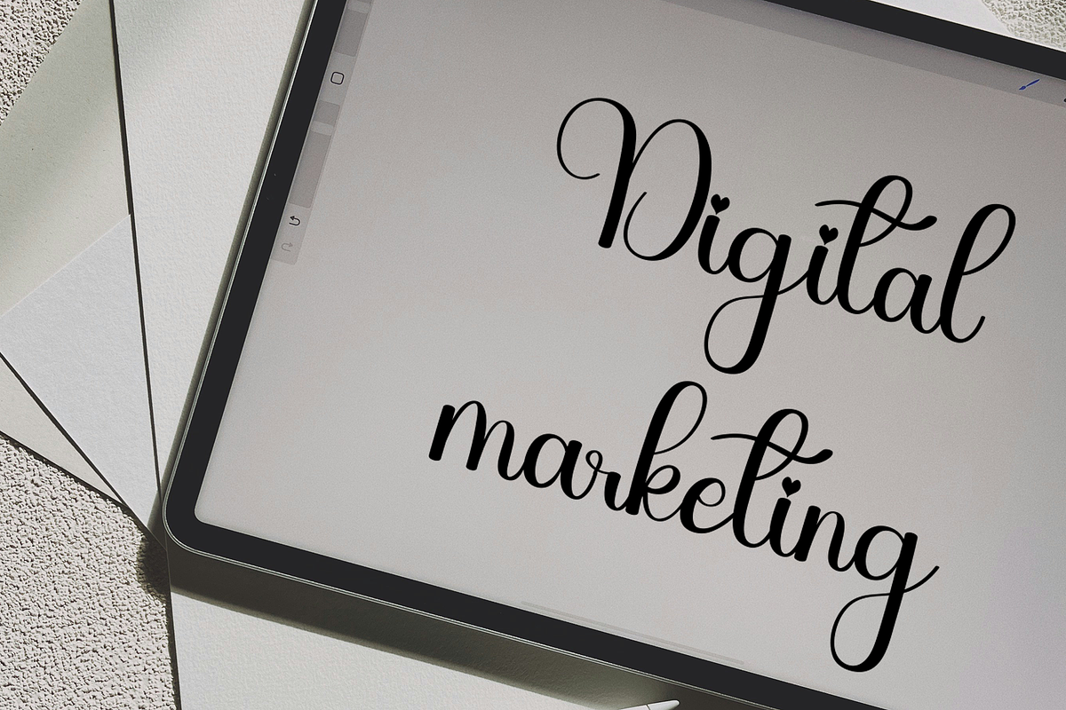 Simple Handmade, a Handwritten Font by FreshTypeINK (Photo 2 of 8)