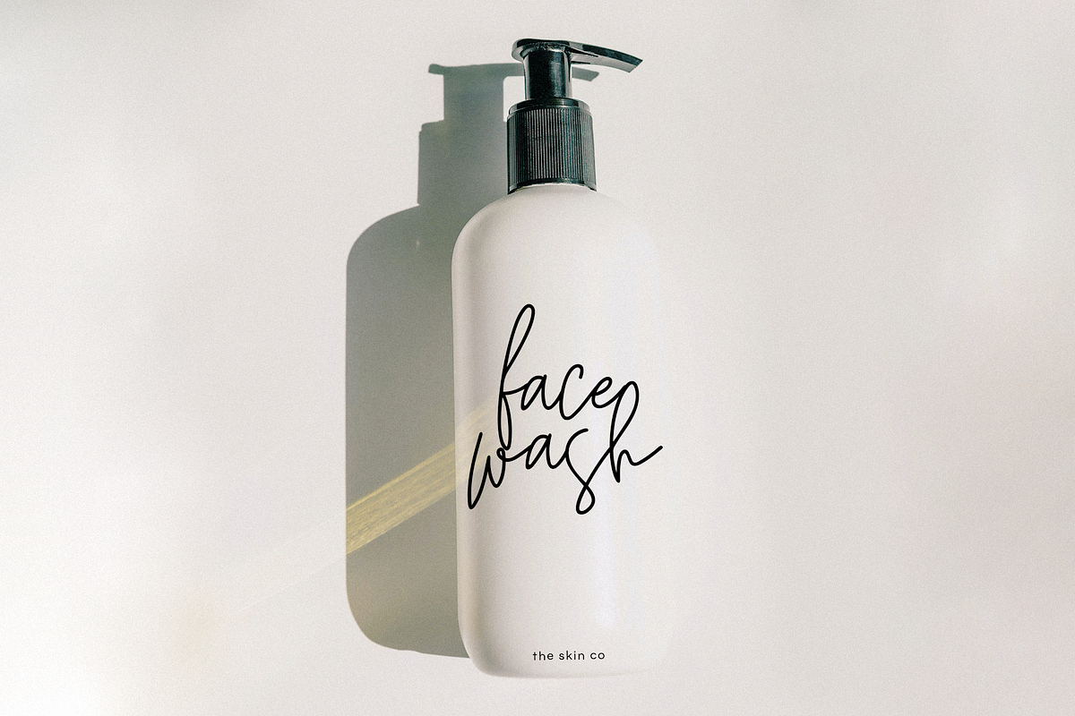 Saturday - Signature Script Font preview 4