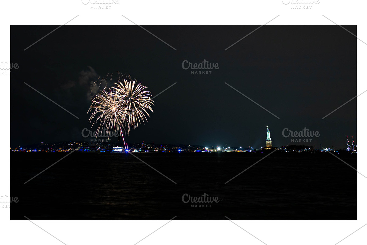 New York City Fireworks Photo Bundle, an Arts & Entertainment Photo by Full Circle Design Studio (Photo 6 of 14)
