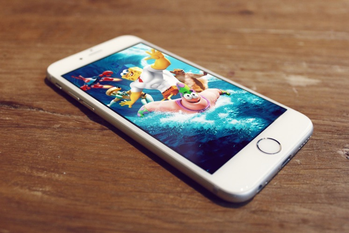 17 PSD Mockups, an iPhone Mockup by ALEX BENDER UI STORE (Photo 4 of 5)