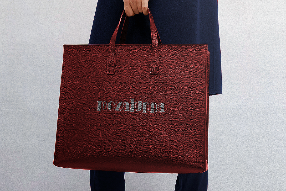 Pitolia | Decorative Display Serif, a Serif Font by gracetype_studio (Photo 5 of 12)