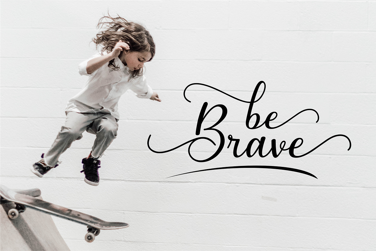 Bluebell - Calligraphy Font preview 6