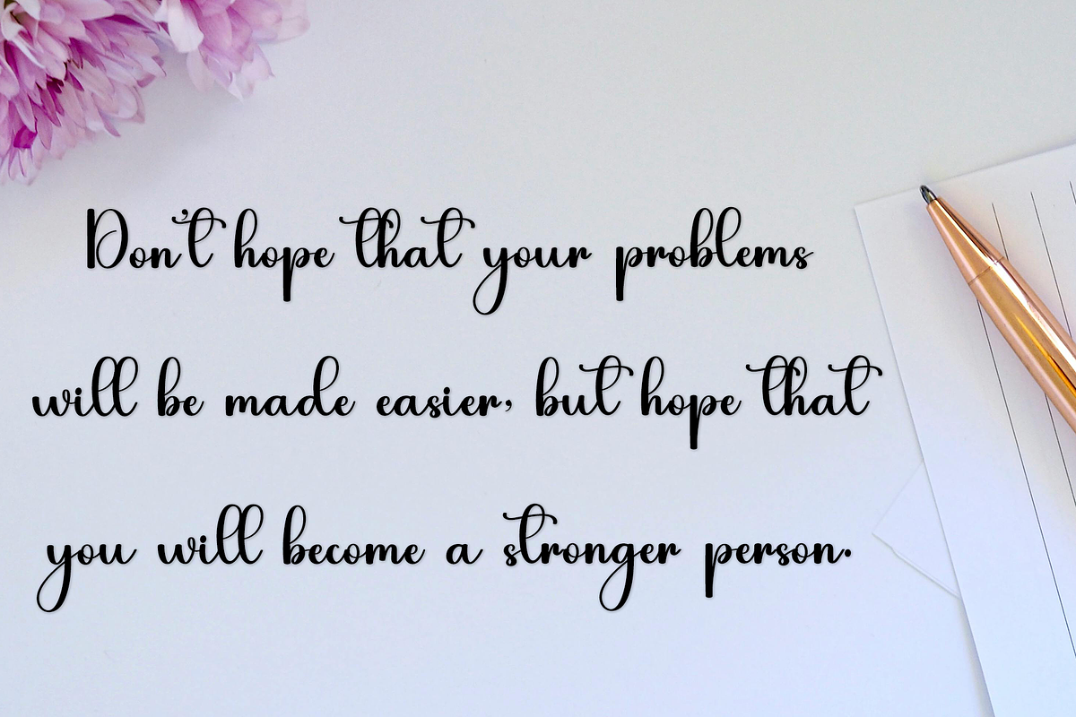 Beach Summer, a Handwritten Font by InermediaSTUDIO (Photo 3 of 7)