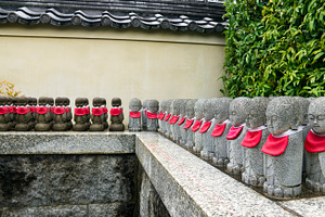 Row of stone statues, an Architecture Photo by BOOCYS