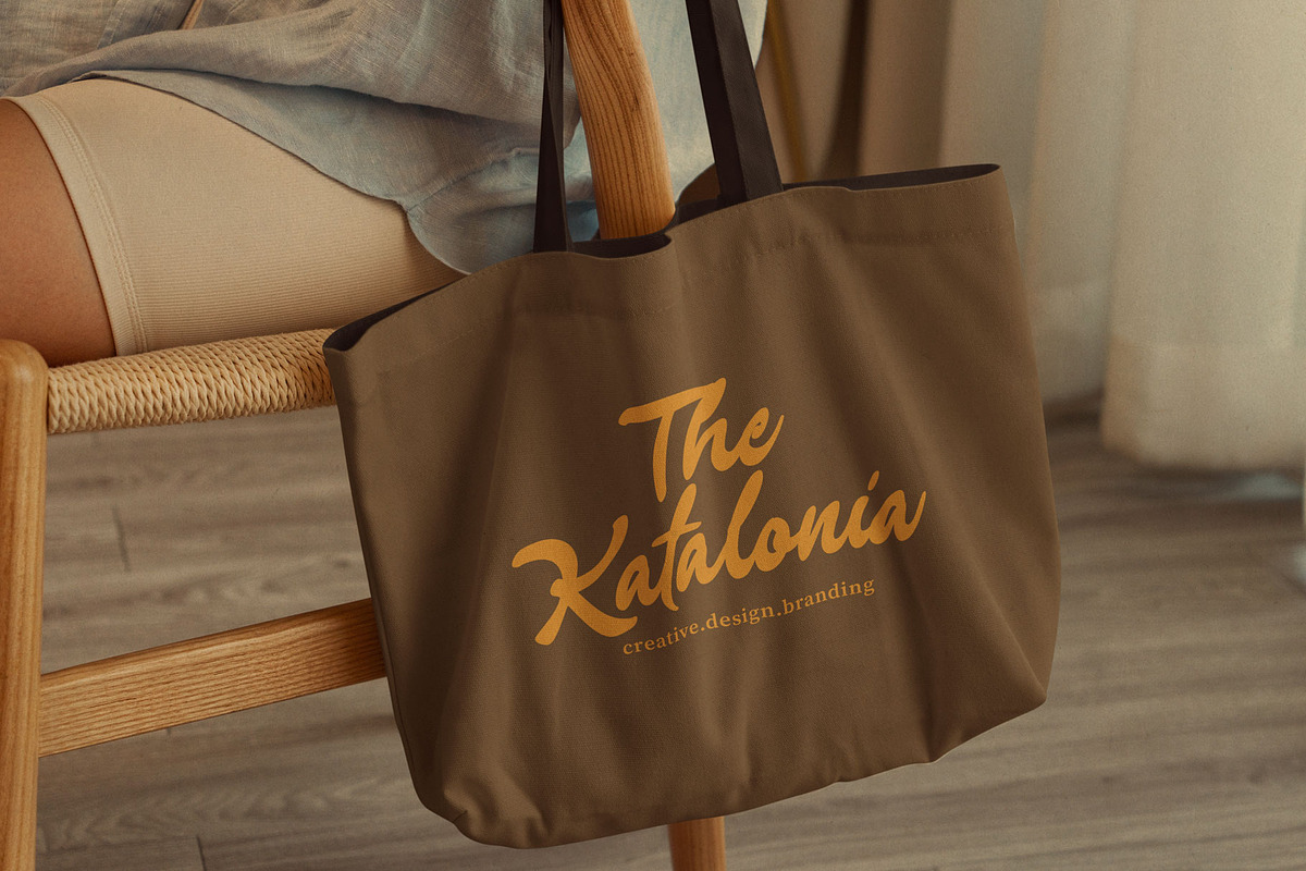 Crenalia Vintage Script Font, a Script Font by RantautypeStudio (Photo 5 of 17)