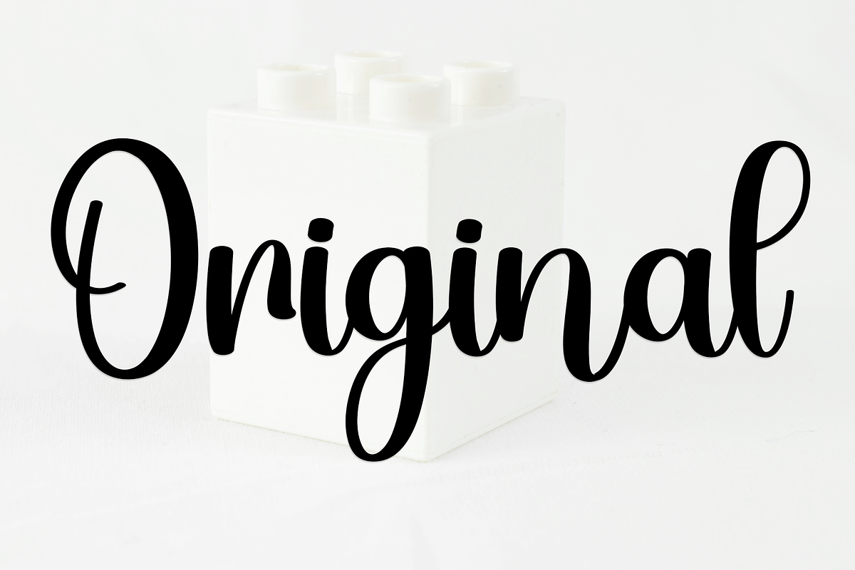 Authententic, a Handwritten Font by InermediaSTUDIO (Photo 2 of 8)