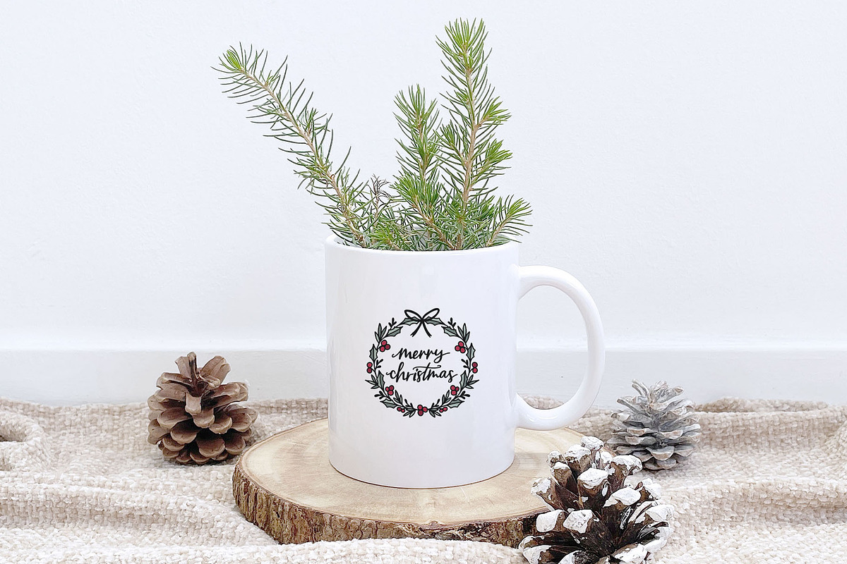 Christmas Cards, Quotes & Wreaths, an Illustration by Michèle Kae (Photo 8 of 9)