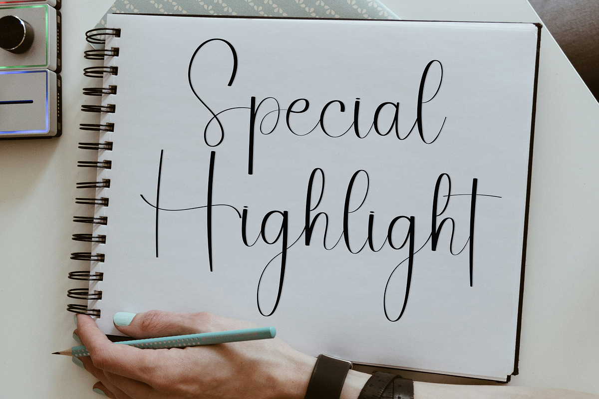 Styling Fashion, a Handwritten Font by InermediaSTUDIO (Photo 2 of 8)